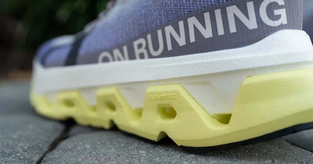 on-cloudmonster-3-hyper